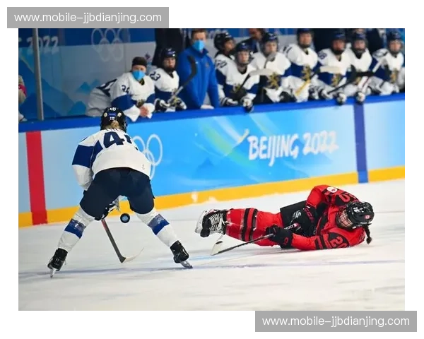 加拿大队凭借高效反击与稳健防守险胜芬兰队 加拿大队凭借高效反击与稳健防守险胜芬兰队